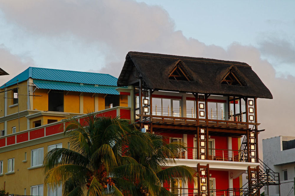 Azure Beach Seafront Hotel Mauritius Exteriör bild